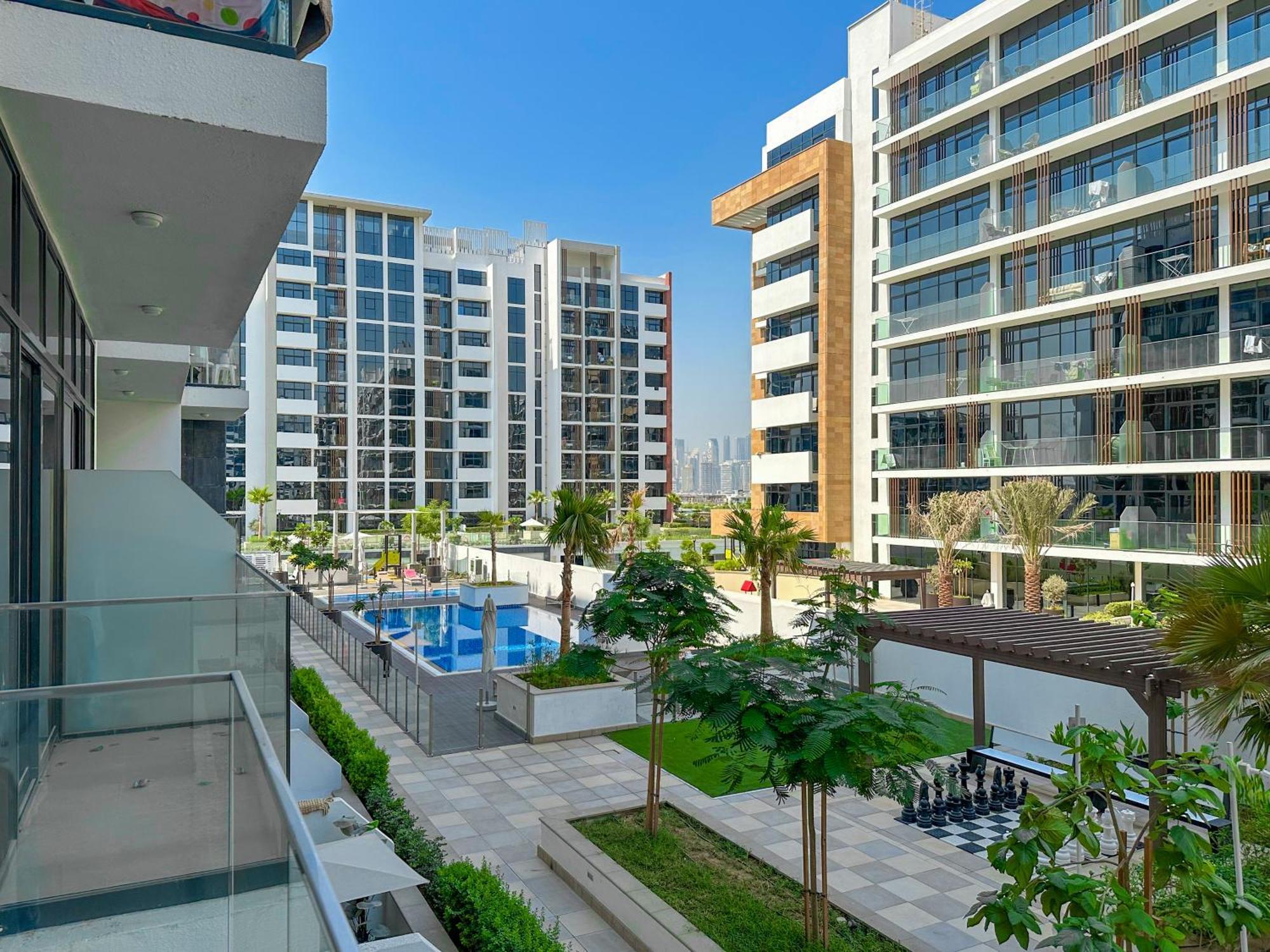 Apartamento Royalton - Serene Studio Apt In The Heart Of Meydan District Dubái Exterior foto