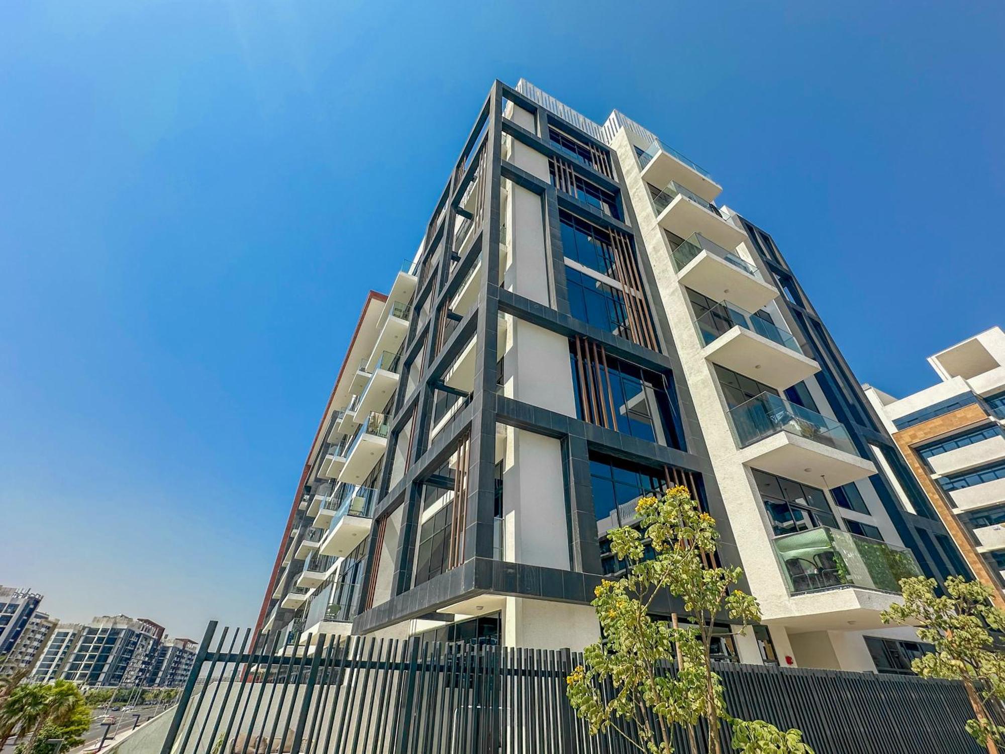 Apartamento Royalton - Serene Studio Apt In The Heart Of Meydan District Dubái Exterior foto